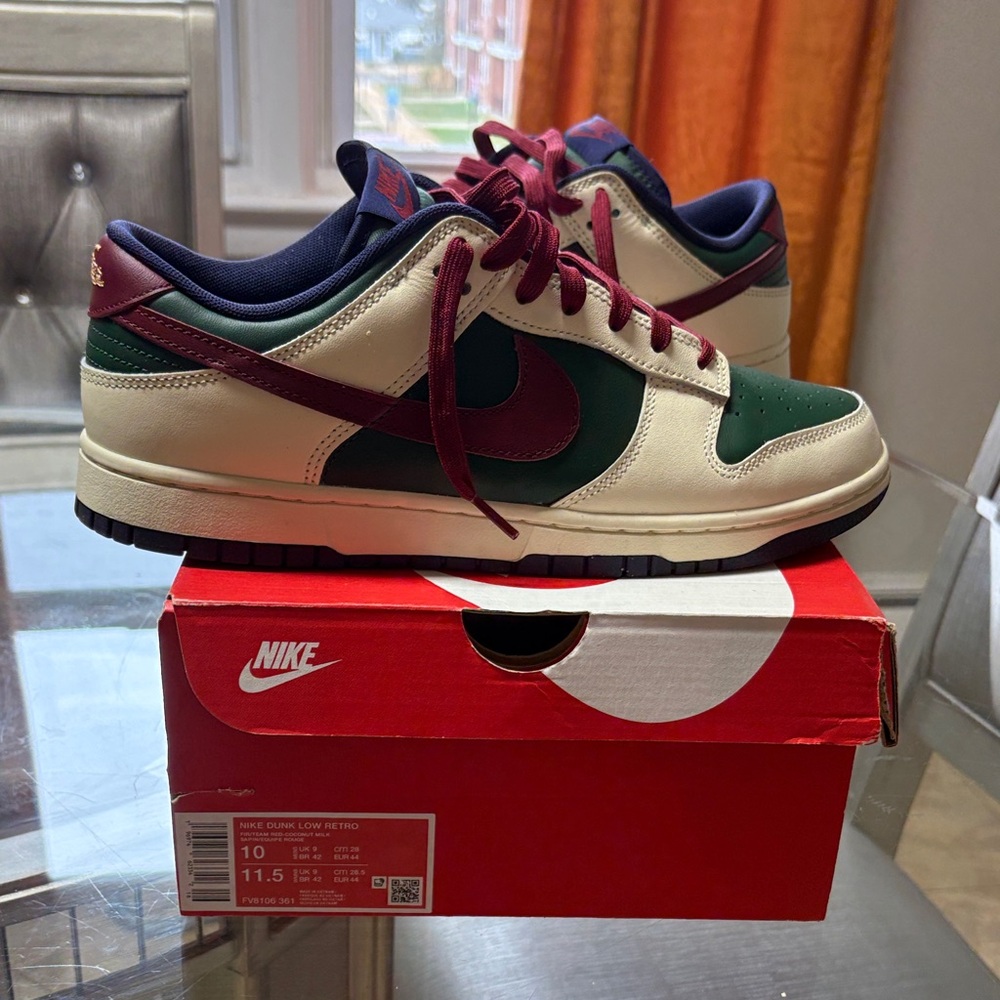 Nike Dunk Low Retro - Green and Burgundy